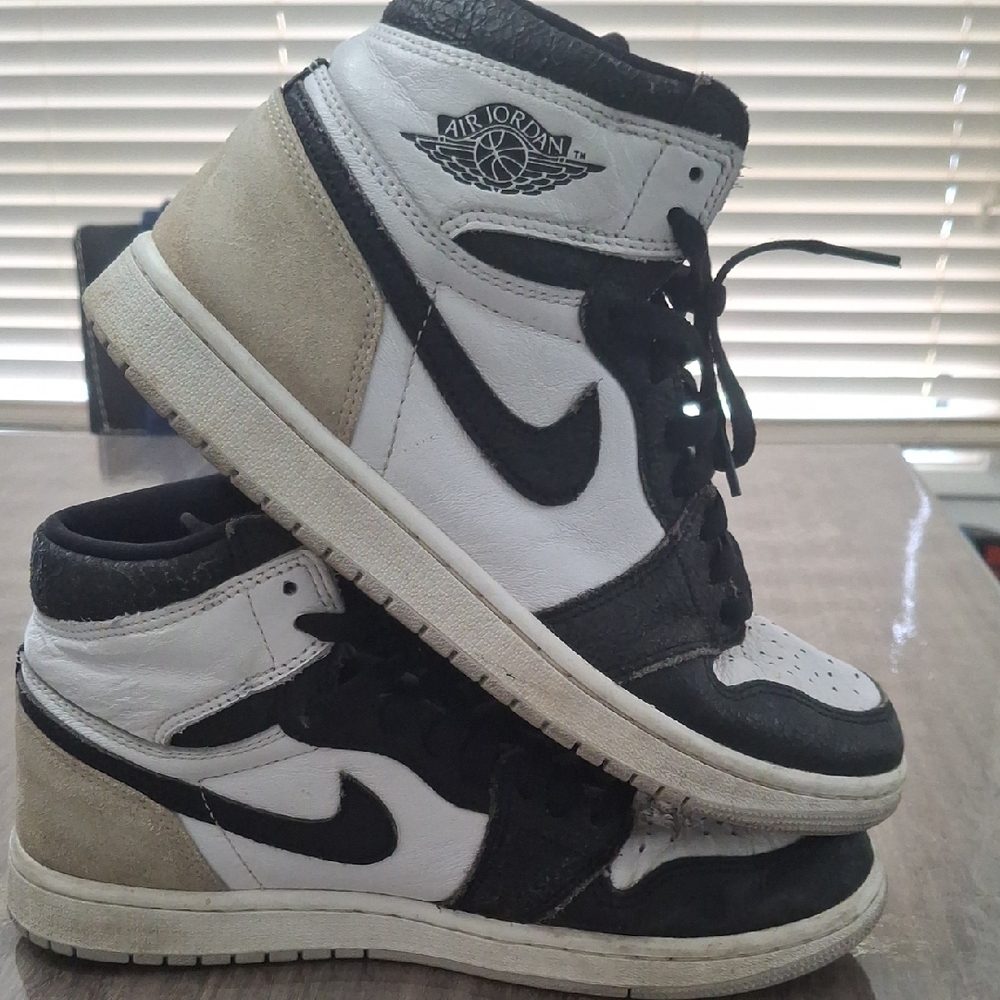 Jordan Men's Black, White, and Tan Sneakers
